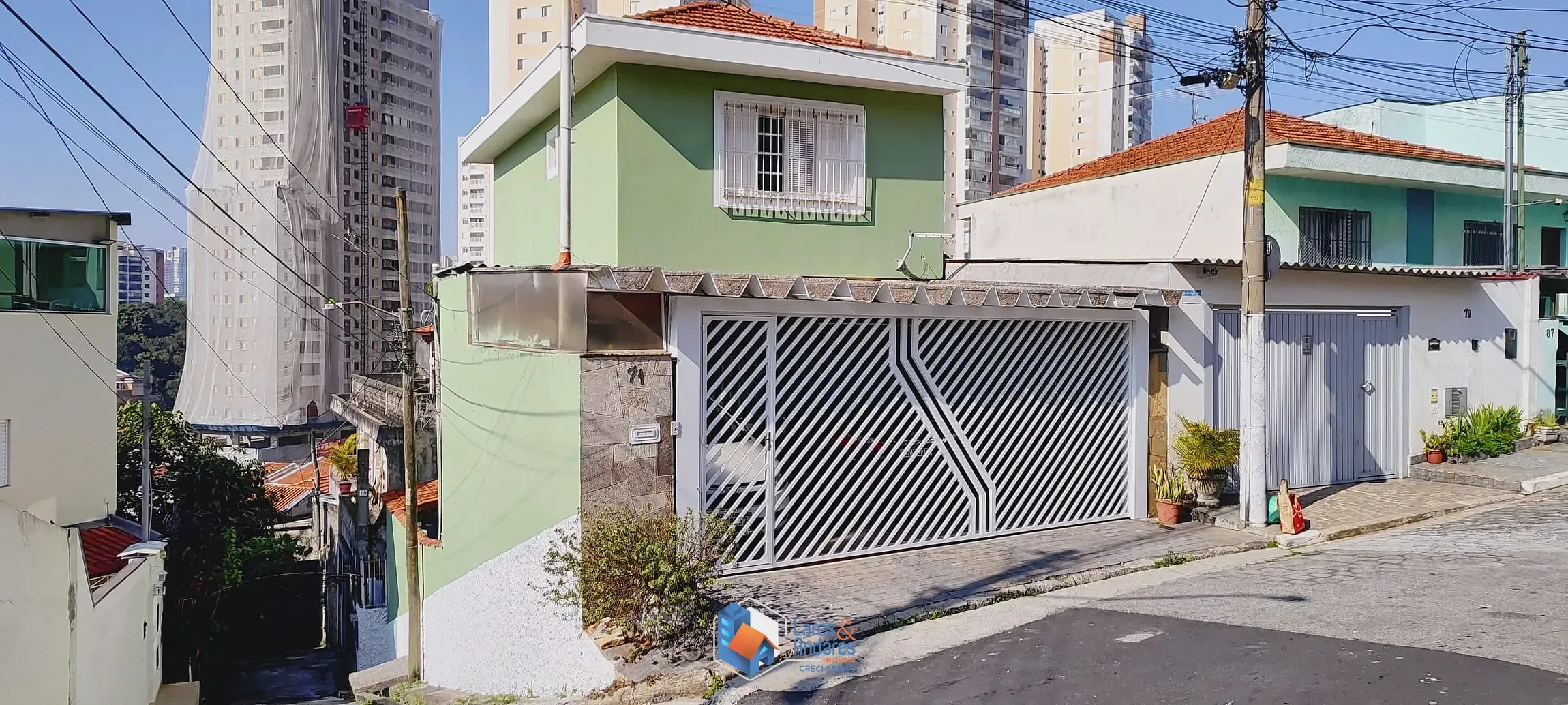 Imagem (SOBRADO + 1 CASA) COM 216M² COM 2 AMPLOS DORMITÓRIOS, ÁREA GOURMET E 3 VAGAS DE AUTO COM PORTÃO AUTOMÁTICO. LAUZANE PAULISTA, SÃO PAULO, SP
