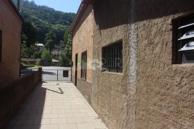 Imagem Casa histórica na Vila do Operários com 3 quartos para Venda no bairro Galópolis em Caxias do Sul