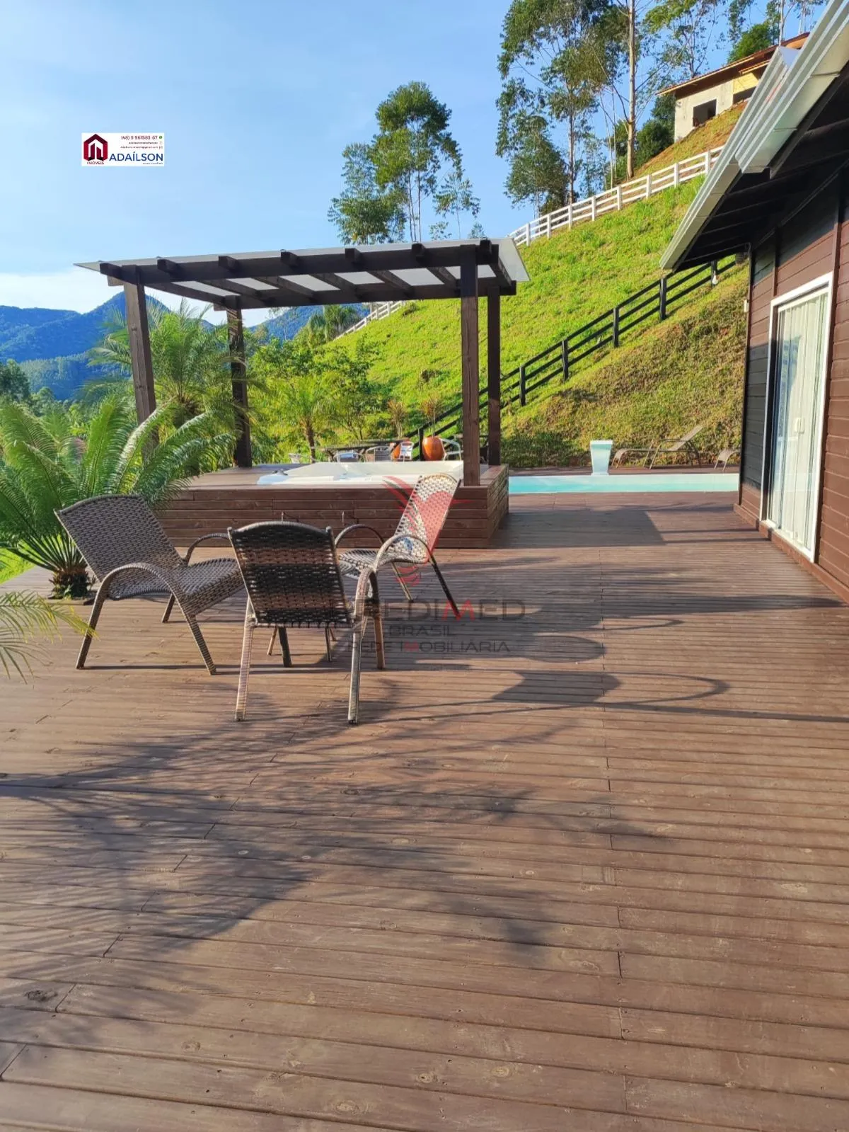 Imagem Linda chácara com piscina e jacuzzi à venda em Tijucas/SC
