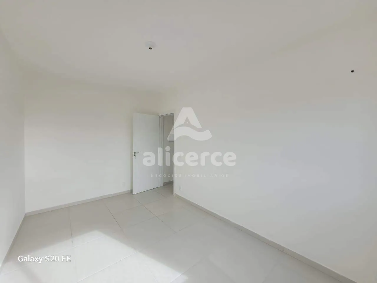 Imagem Apartamento á venda com 02 Dormitórios em Areias - São José -SC.