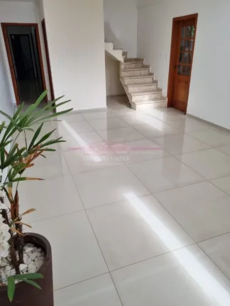Imagem Excelente imóvel com 4 suítes, - PISO INFERIOR com 3 suítes, sendo uma delas master, - sala e sal...