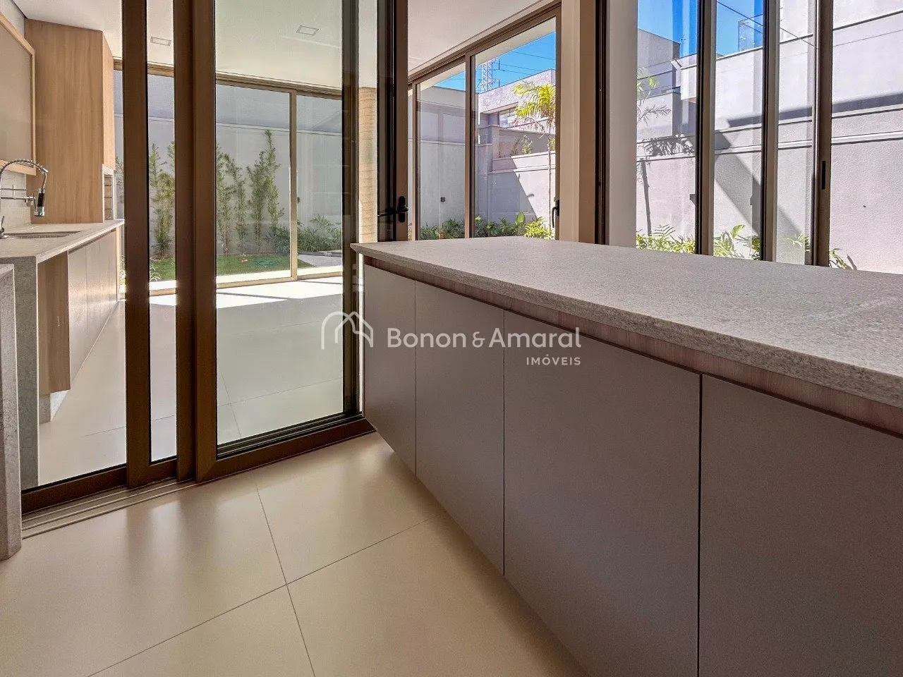 Imagem Casa com 4 suítes à venda no Condomínio Residencial Santorini - Paulínia/SP.