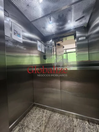 Imagem Sala Living a venda na Ponta da Praia, com 1 vaga por R$ 330.000,00