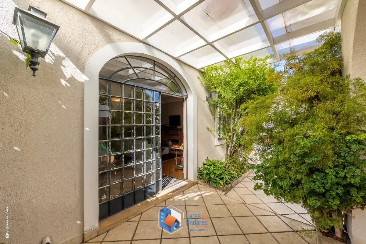 Imagem Casa para venda em Morumbi com 4 quartos, sendo 2 suítes, 556m²