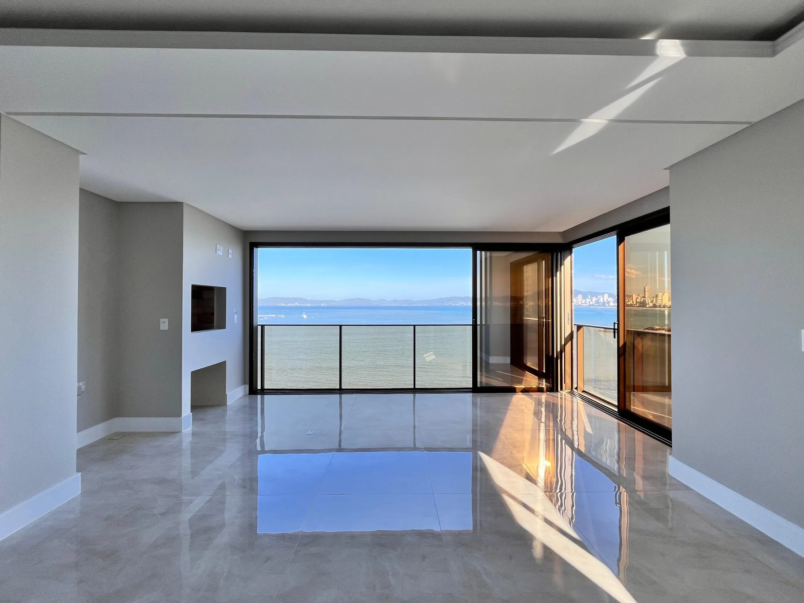 Imagem Apartamento com vista para o mar à venda com 185m2 por R$ 8.500.000,00