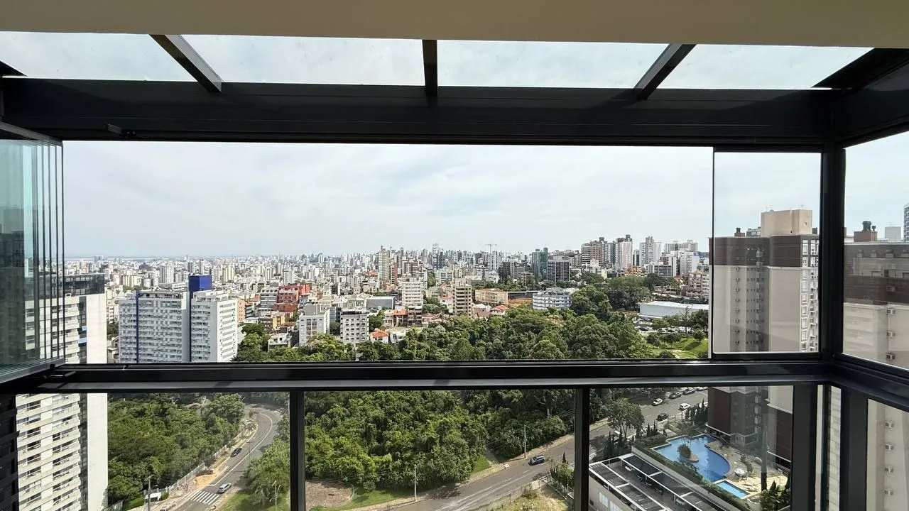 Imagem Apartamento mobiliado de 3 dormitórios com suíte e 2 vagas no Petrópolis
