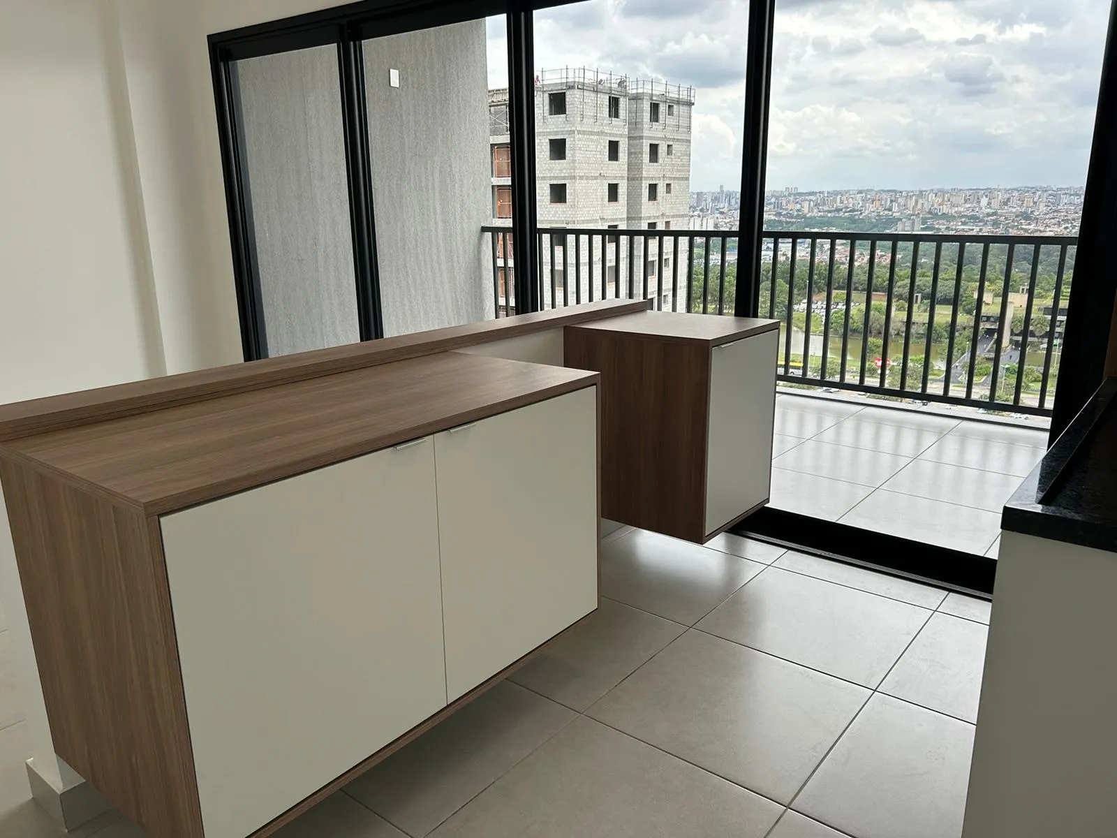 Imagem Seja o próximo morador deste incrível apartamento de 3 quartos, 3 suítes, com 2 vagas de garagem e 125,00 m2 de área total!