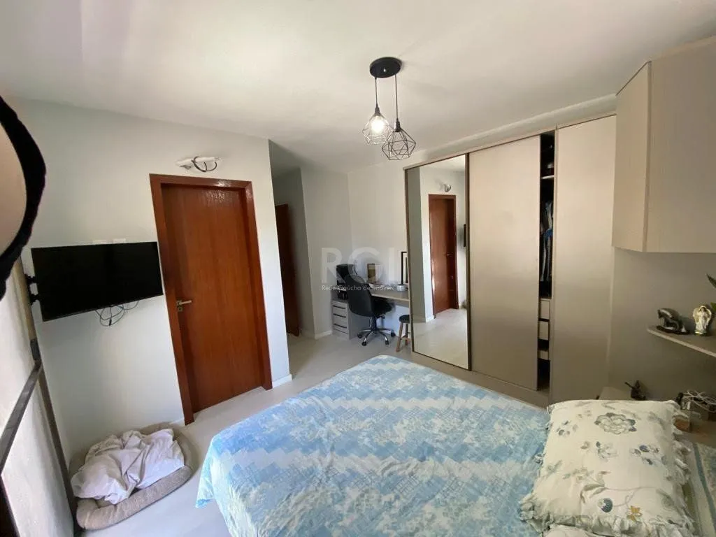 Imagem casa - 4 dormitórios - 3 vagas - 170 m² - Menino Deus