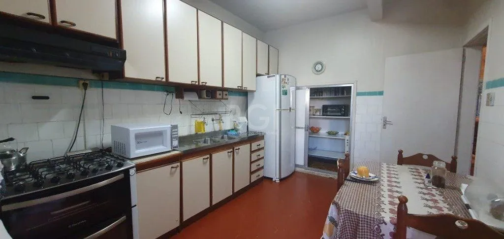 Imagem Casa para Venda 3 dormitórios, 2 vagas - Petrópolis
