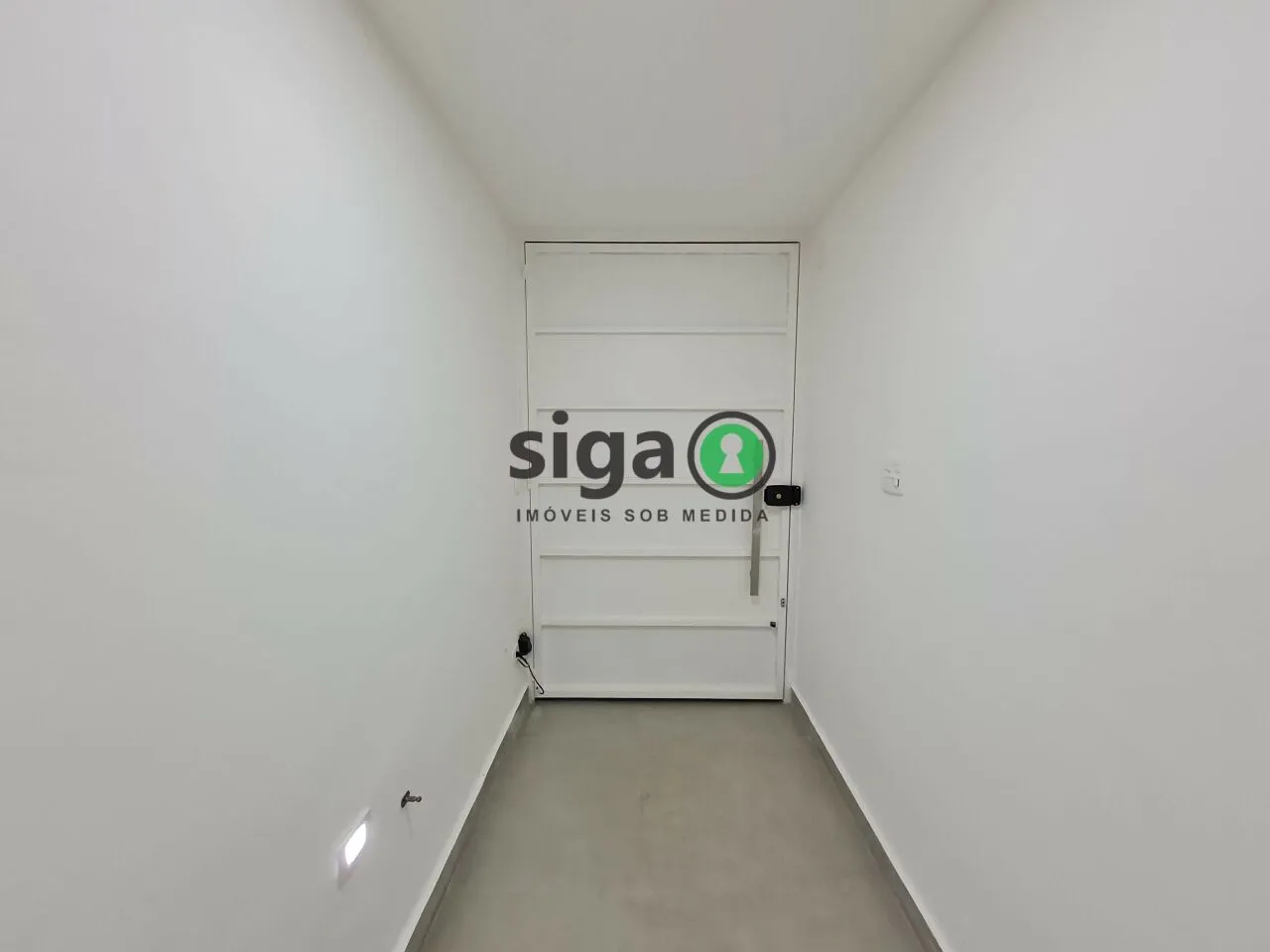 Imagem Casa assobradada para Locação Comercial no Brooklin com 200m², 8 salas, 8 banheiros e 2 vagas