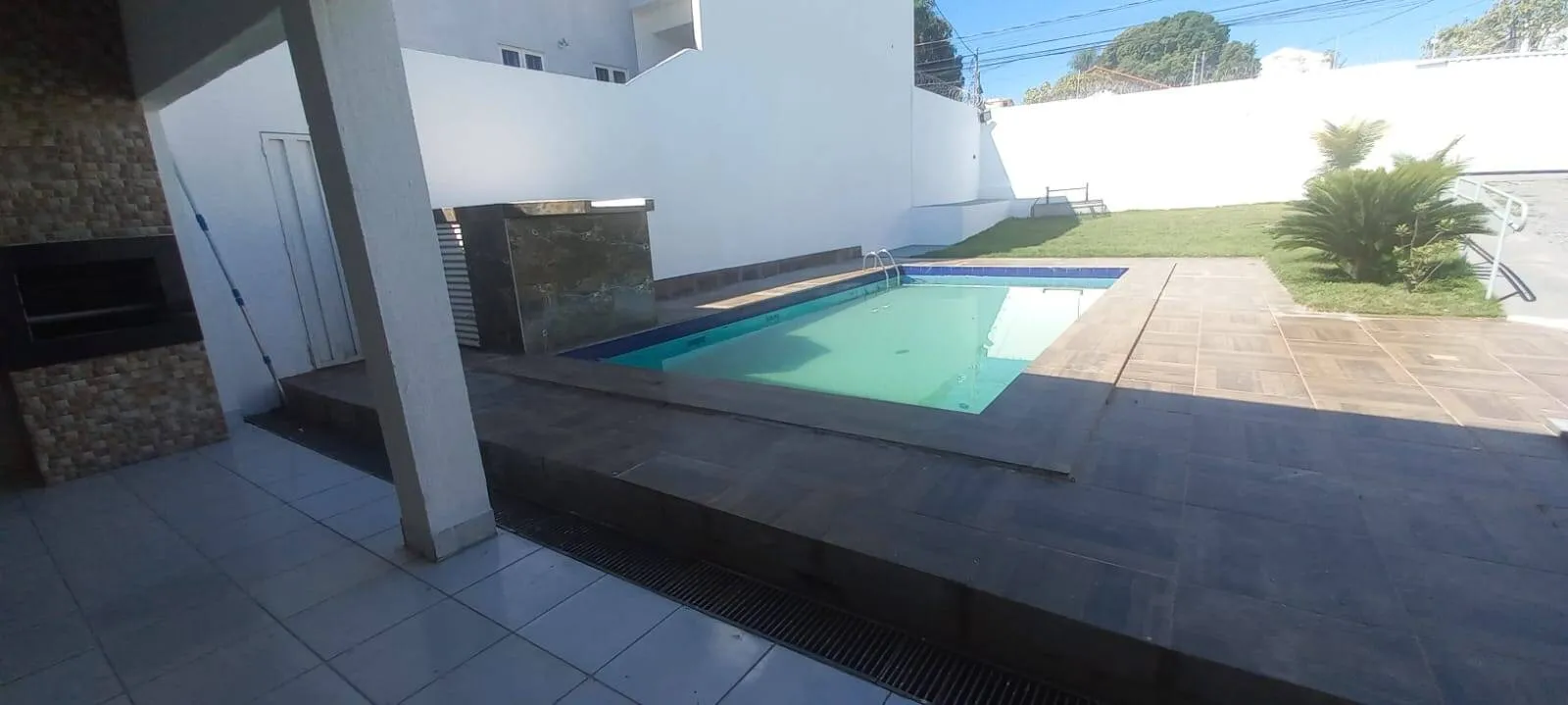 Imagem Casa comercial 3 andares 8 quartos salão comercial anexo de 200 m²