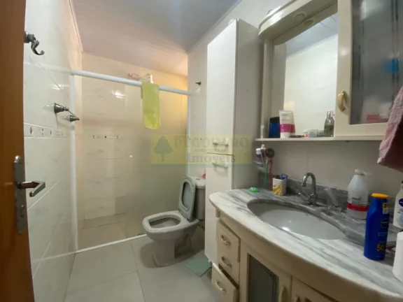 Imagem Oportunidade Única para Seu Negócio: 7 Apartamentos Comerciais com 16 Quartos, 7 Salas, e Piscina!
