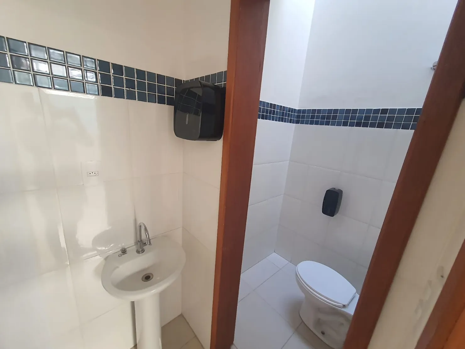 Foto do imóvel Comercial para Locação 30M², Centro, Taubaté - SP | sala comercia centro