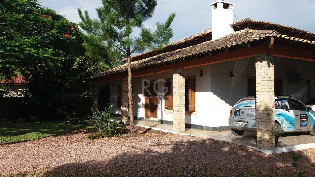 Imagem Casa para Venda - 220m², 2 dormitórios, sendo 1 suites, 4 vagas - Belém Novo