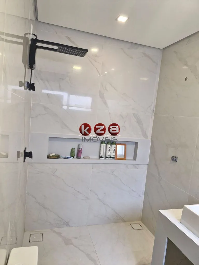 Imagem Casa Moderna e nova a venda em condomínio de alto padrão em Valinhos-SP, : 3 suítes, 4 vagas, 280m².gourmet com piscina.