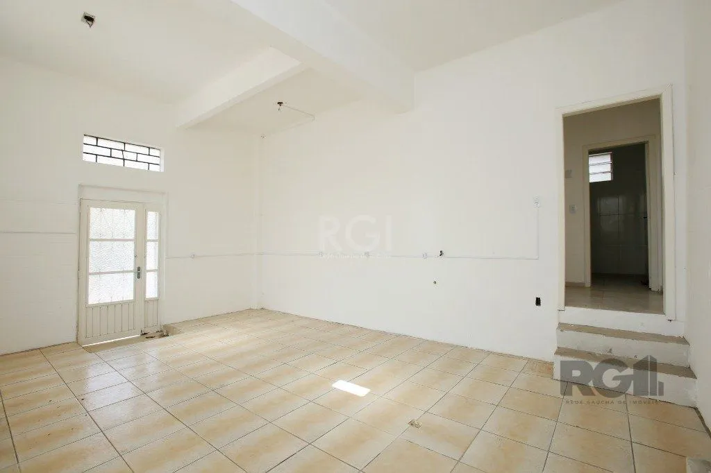 Imagem Prédio 3 andares. Composto de salas e apartamentos