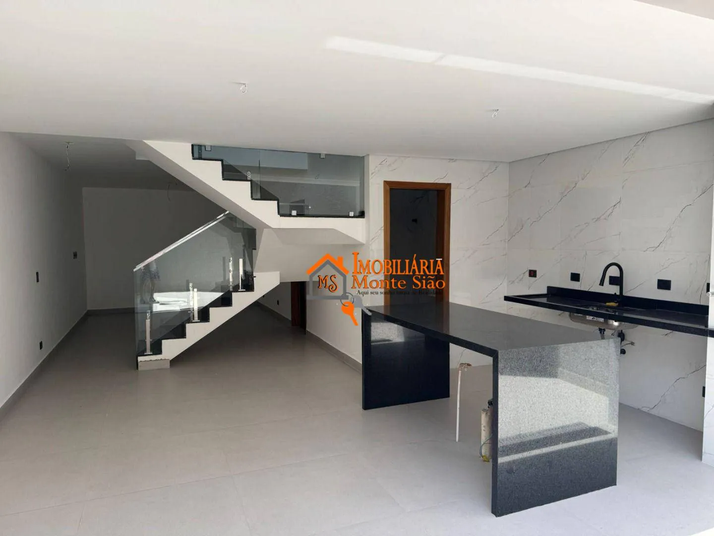 Imagem Sobrado com 3 dormitórios à venda, 210 m² por R$ 1.250.000,00 - Jardim Vila Galvão - Guarulhos/SP