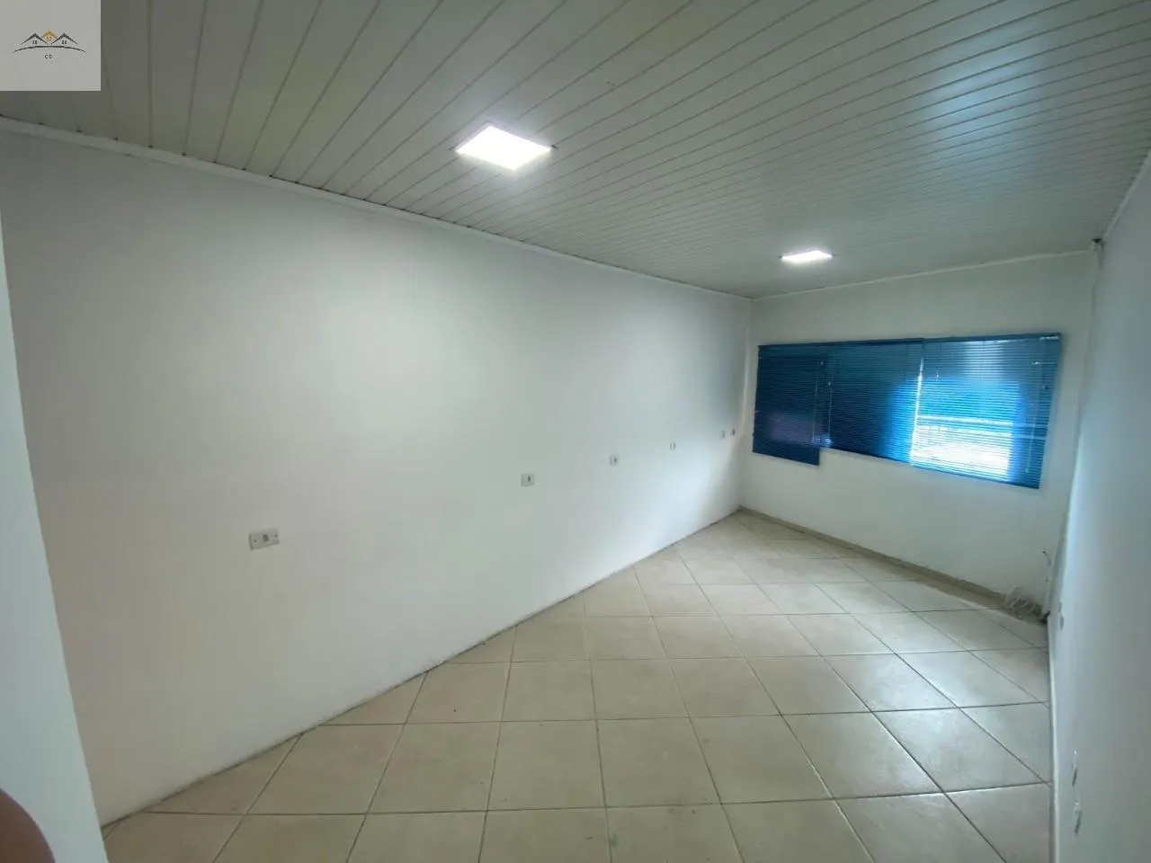 Imagem Sala Comercial locação no Centro de Osasco 24m² com wc e ar condicionado.
