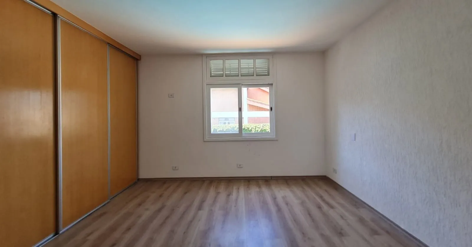 Imagem Mansão Exclusiva no Residencial 5 Alphaville com 620 m² construídos, cinema privativo e área de lazer completa.