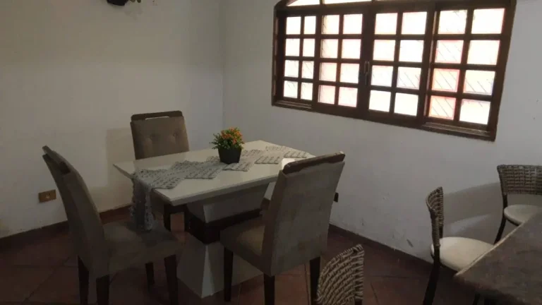 Imagem Sobrado Maravilhoso e Grande 237 m² 3 Dormitórios sendo 1 Suite e 2 Vagas