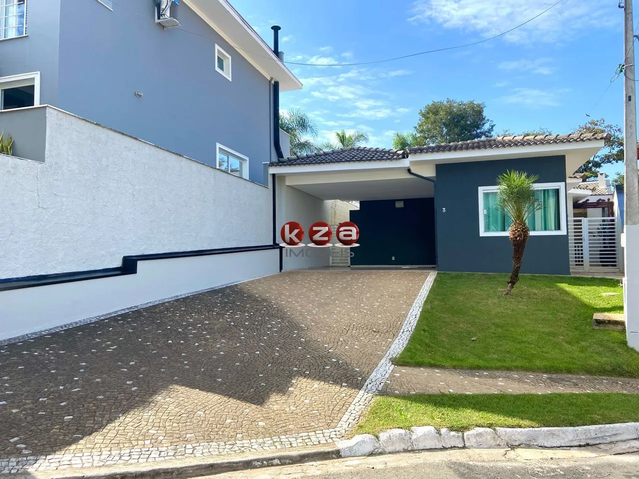 Imagem Casa de Luxo em Condomínio na Vila Capuava, Valinhos-SP: 3 Quartos, 2 Suítes, 2 Salas, 4 Banheiros, 4 Vagas, 191m².