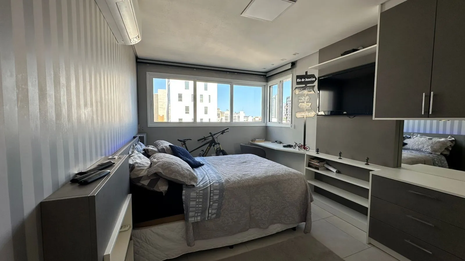 Imagem APARTAMENTO 3 DORMITÓRIOS MOBILIADO NO CENTRO DE TORRES RS