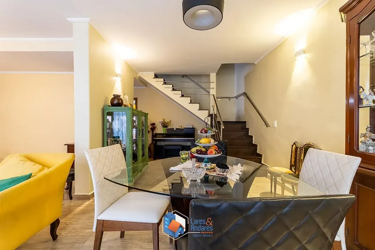 Imagem Casa para venda em Bosque da Saúde com 4 quartos, sendo 2 suítes, 267m²