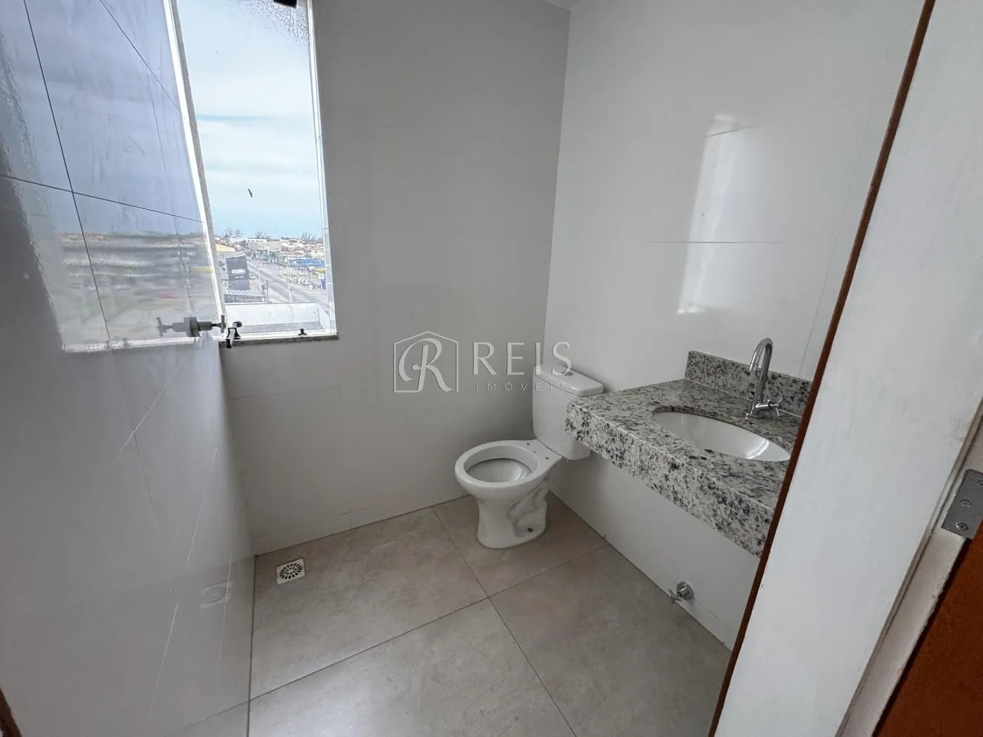 Imagem Sala Comercial para Locação em Rio das Ostras, Village Rio das Ostras, 1 banheiro