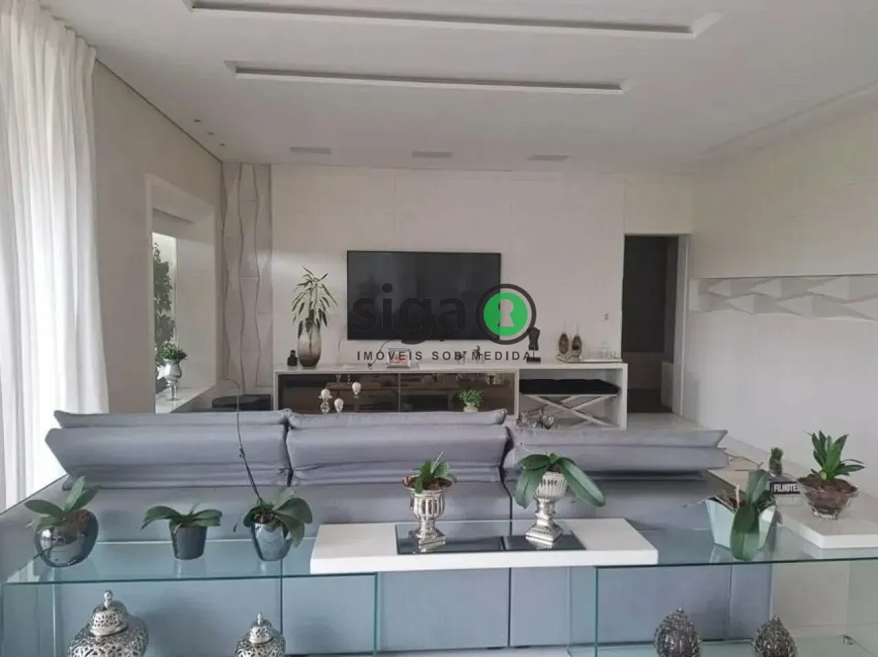 Imagem Apartamento a venda em MOEMA PÁSSAROS com 4 quartos / 4 suítes