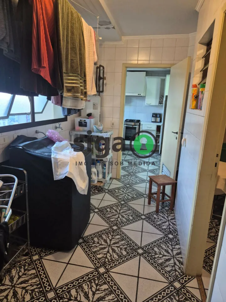 Imagem Apartamento de 148m² com 4 Dormitórios e 3 Vagas na Av. Pavão.