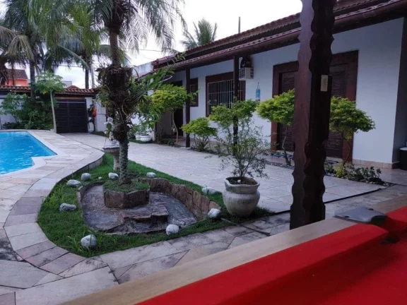 Imagem Casa com Piscina, 5 suítes, 405 m² - Venda!