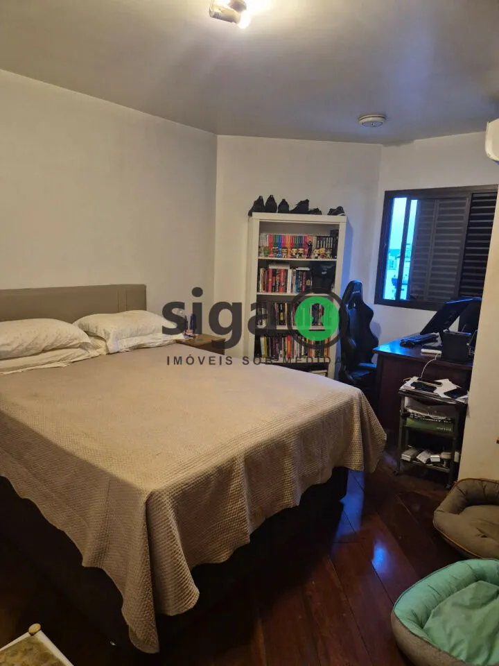 Imagem Apartamento de 148m² com 4 Dormitórios e 3 Vagas na Av. Pavão.