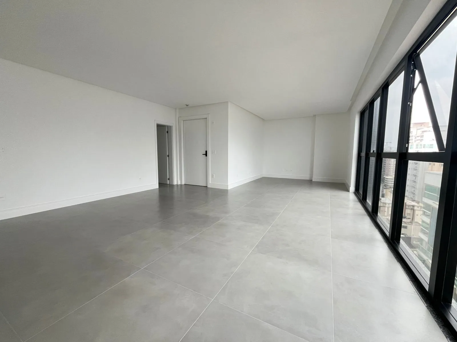 Imagem Apartamento com vista para o mar à venda com 207m2 por R$ 4.000.000,00