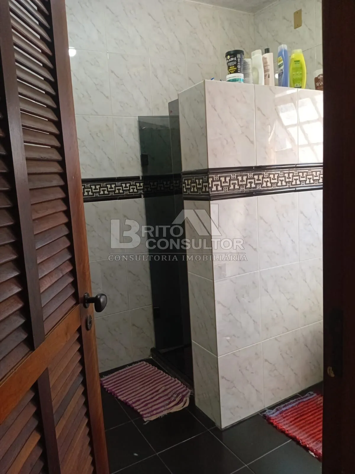 Imagem Vendo Casa com 3 Quartos, 450 m², em Barro Vermelho, São Gonçalo/RJ
