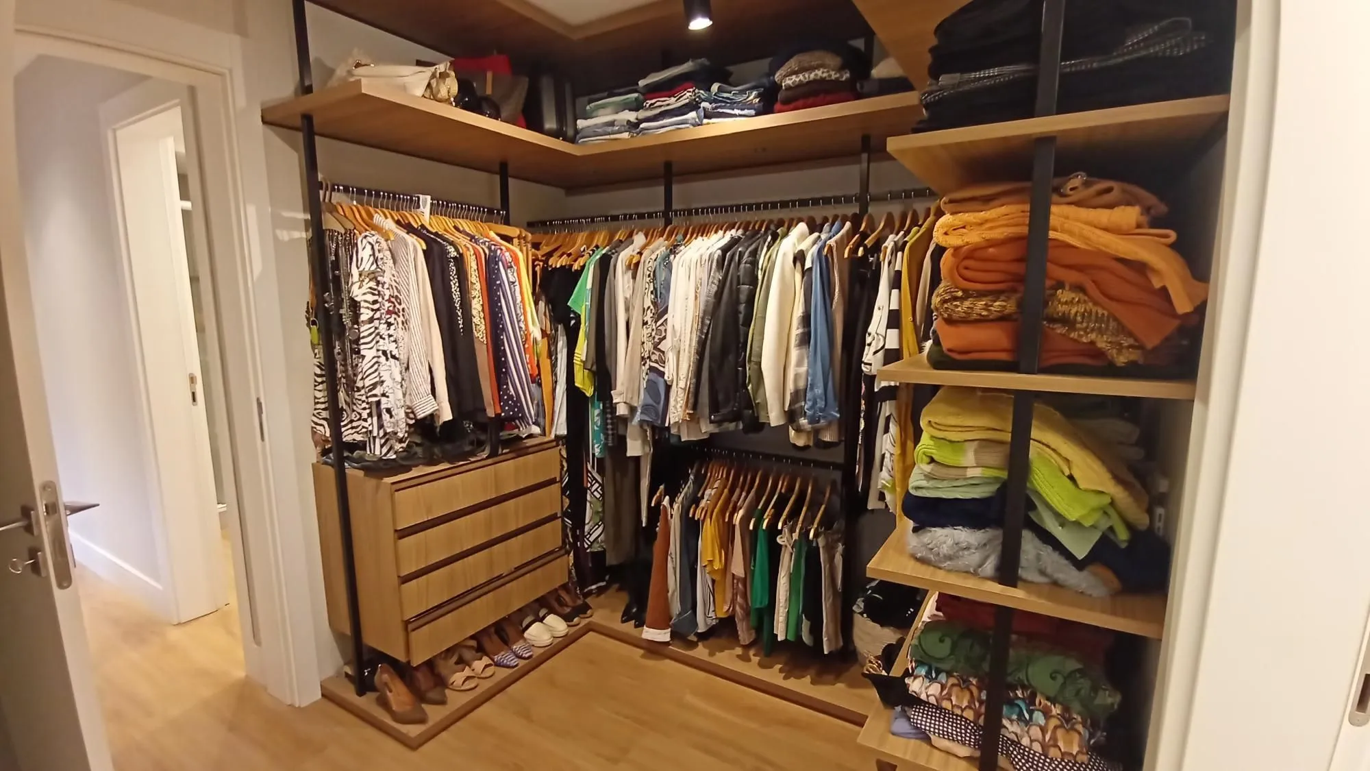 Imagem Apartamento com 3 dormitórios e 2 vagas, no bairro Ipanema