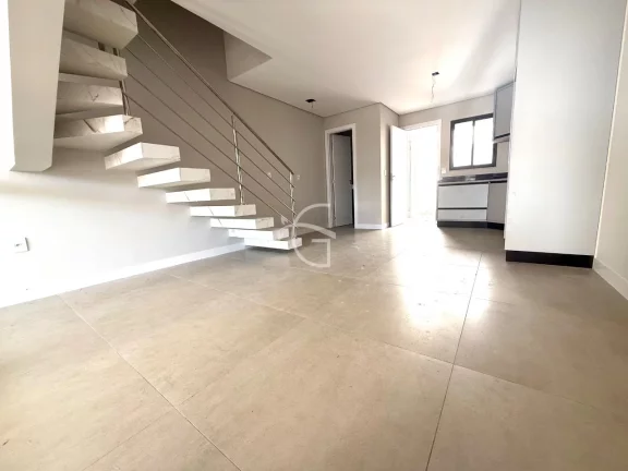Imagem Casa Geminada à venda no Bairro Santo Antônio, por 650 mil