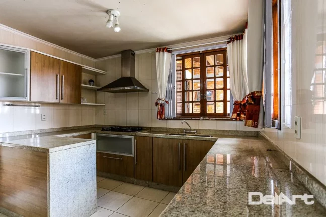 Imagem Residência térrea - Estilo Clássico - (400m2 de construção aproximadamente) - com piscina - 750m2 de terreno - Bairro Bom Jesus