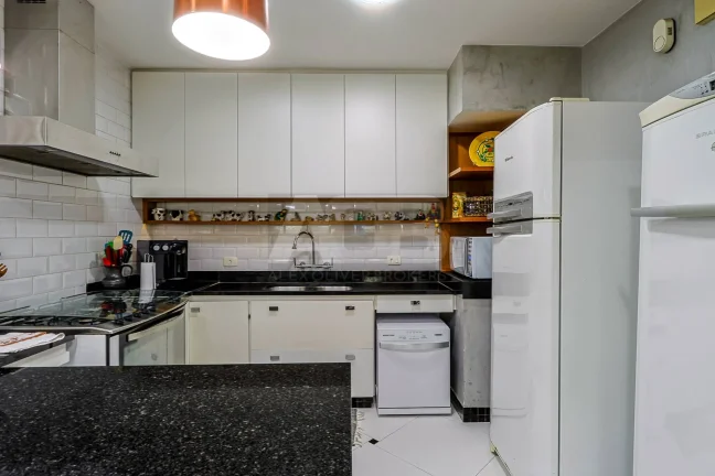 Imagem Apartamento à venda em Copacabana, 197m2, 4 quartos, 1 suíte, 1vaga.