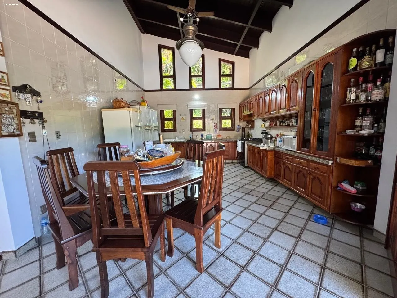 Imagem Casa na Praia para Venda em São Sebastião, Cigarras, 7 dormitórios, 1 suíte, 5 banheiros, 4 vagas