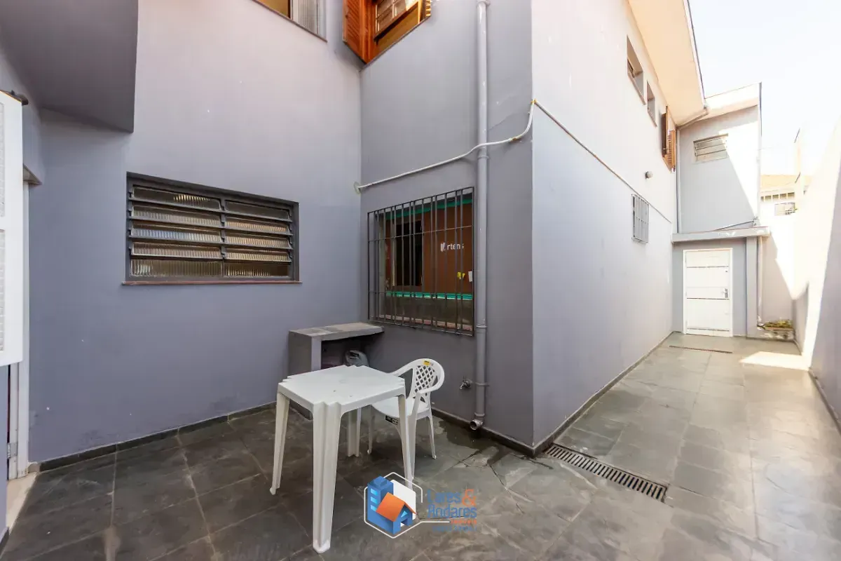 Imagem Sobrado para venda em Sumaré com 3 quartos, sendo 2 suítes, 160m²