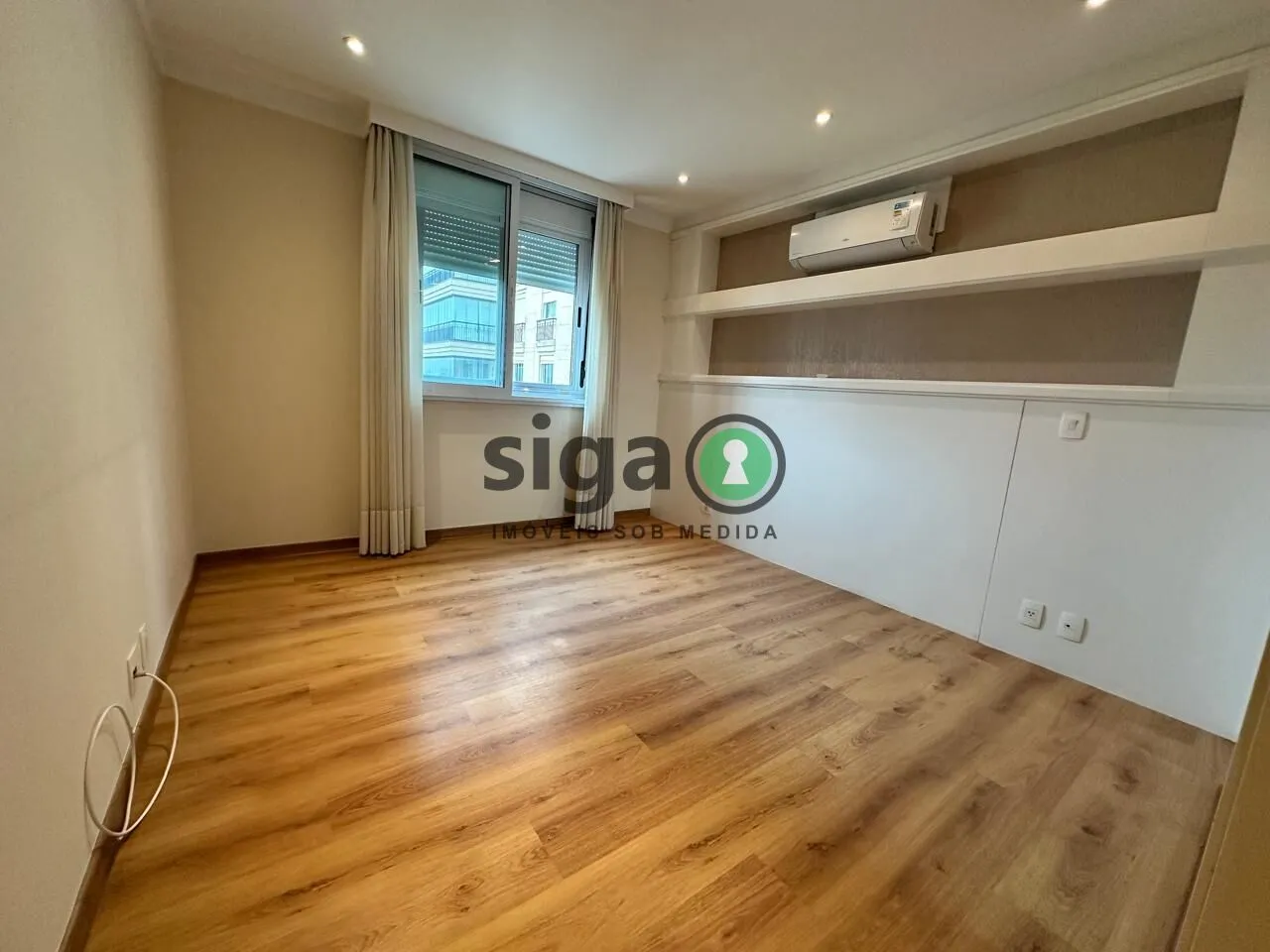 Imagem LINDO APTO 218M 3 SUITES MUITO AMPLO