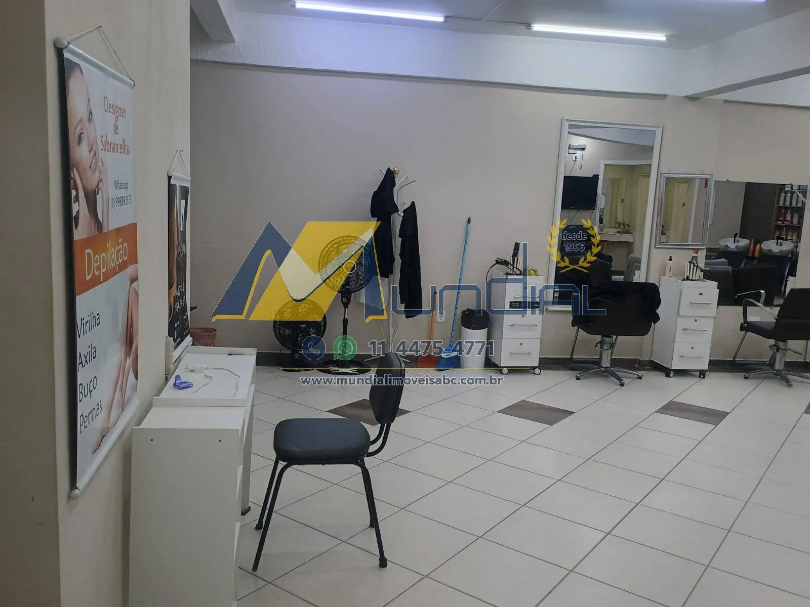 Imagem Salão Comercial 242 m² com 8 Vagas no Bangu, Santo André.