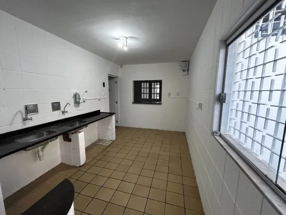 Imagem Casa comercial para locacao na ponta do farol