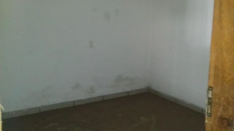 Imagem Salão comercial, com mezanino, escritório com 03 salas, 02 banheiro e cozinha.Excelente localizaç...