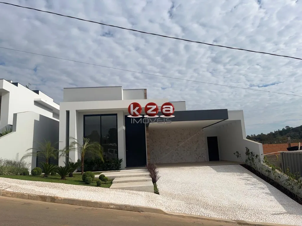 Imagem Imóvel de luxo: Casa em condomínio à venda em Vinhedo - SP, com 3 suítes, 4 salas e 310m² de área