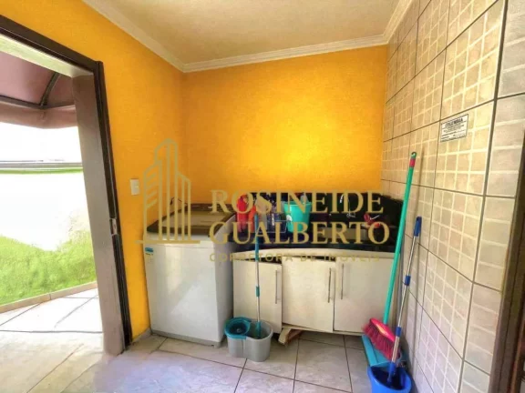 Imagem CASA COM 3 SUÍTES NO CENTRO E CARAGUATATUBA A 100 METROS DA PRAIA
