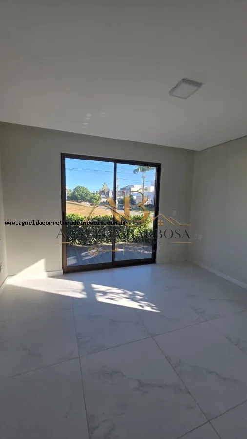 Imagem Casa para Venda em Parnamirim, Pium (Distrito Litoral), 5 dormitórios, 5 suítes, 6 banheiros, 4 vagas