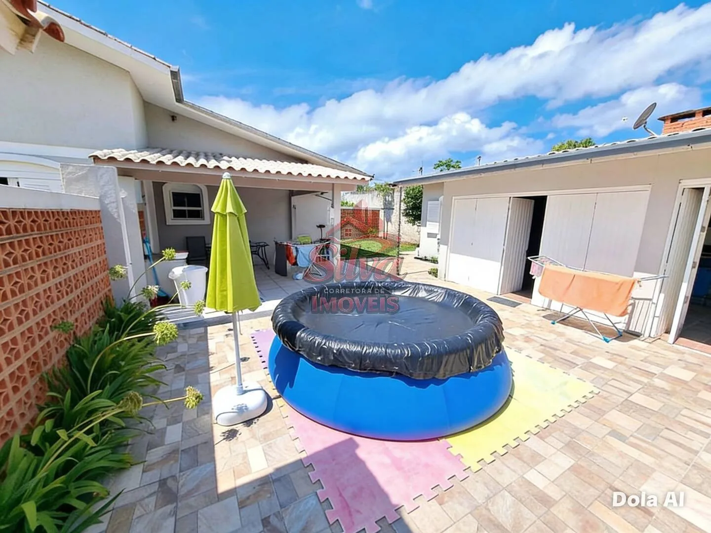 Imagem C793 | Casa de esquina à venda a 400m do mar no Mariluz