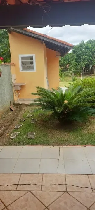 Imagem Chácara à venda em Araçoiaba da Serra-SP: 3 quartos, 1 suíte, 3 banheiros, rico pomar, campo de futebol