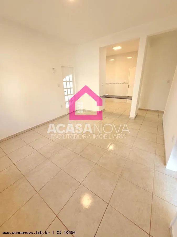 Imagem Casa para Venda em Maricá, Araçatiba, 4 dormitórios, 1 suíte, 2 banheiros, 2 vagas